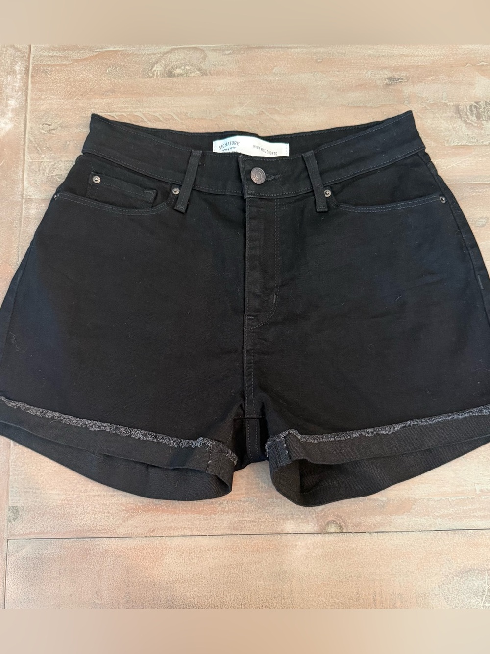 Levi Strauss Women’s High Rise Shirts Black Sz 6 EUC